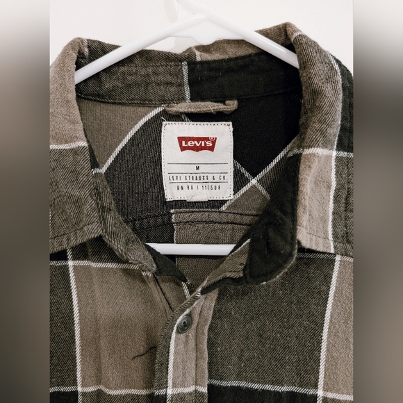 Levi's Plaid Shirt - Picture 2 of 4